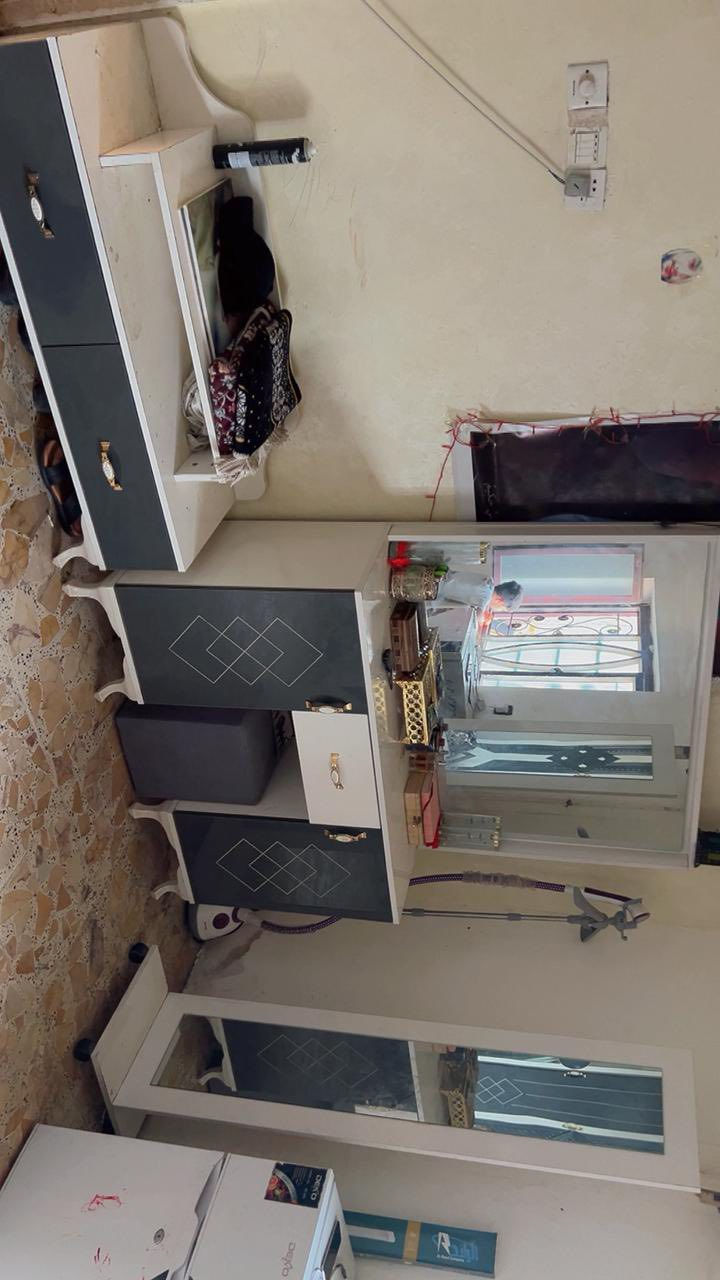 غرفه نوم للبيع ماليزيه كل ضرر مابيه   نضيفه كلش اخت الجديده ٩ قطع المكان المدائن الورديه قرب مدرسه عمر المختار السعر مليون وبيه مجال الاتصال واتساب فقط 0 777 190 9904
