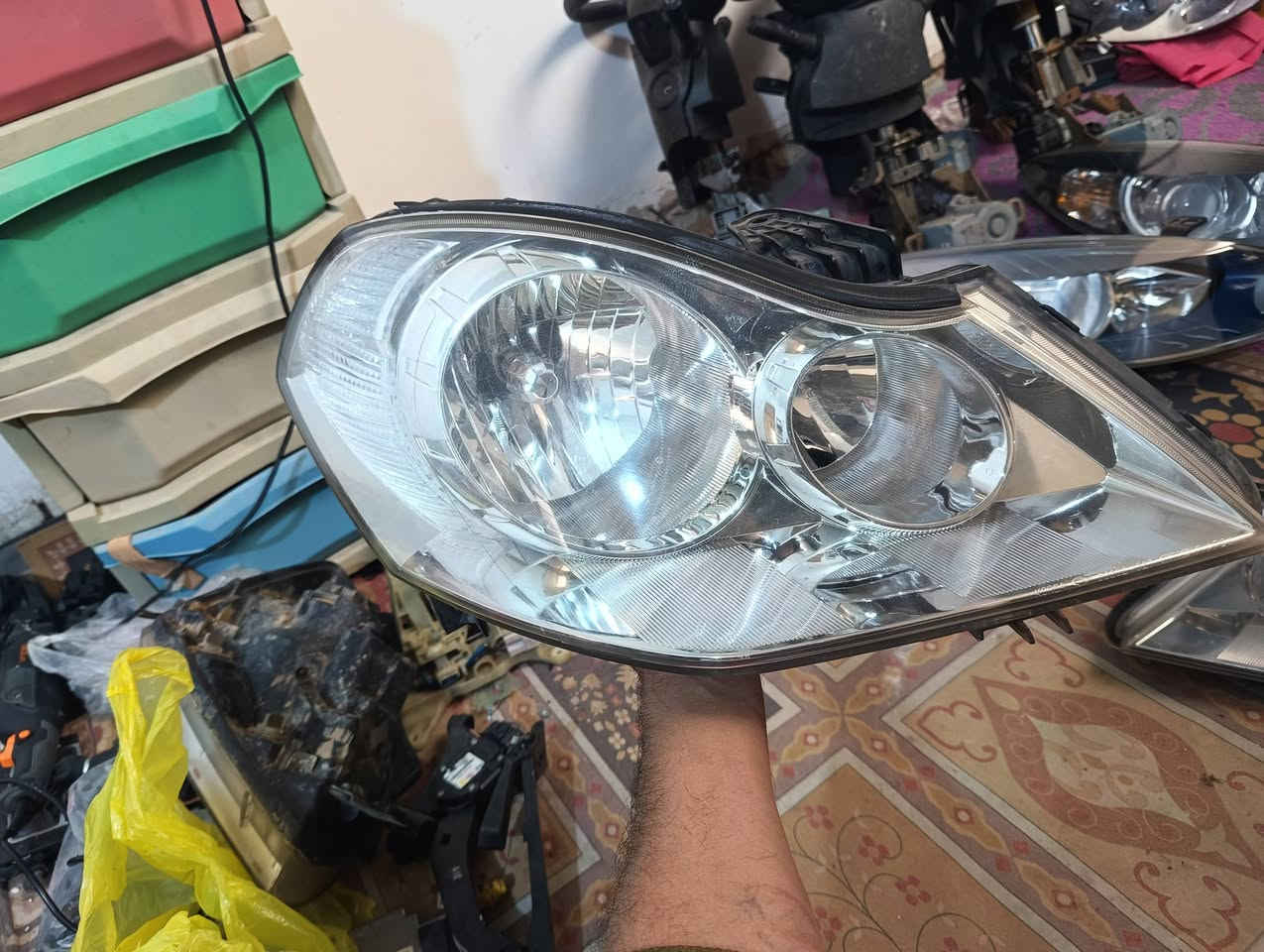 السلام عليكم مازدات سافران سعر 70 الف بدون عمله من الاخير بغداد الرصافه اكو توصيل  للمحافظات الاتصال ***********
