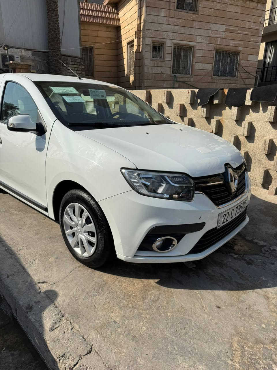 سلام عليكم
رينو موديل ٢٠٢٠ مكفول 
ماشيه 78 ,الف
صيانه عامه 
تخم تاير 
على وضع شركه 
رقم اربيل جديد  هزه جديده 
مباشره تحويل  صبغ جاملغ 
 تبريد تدفئه 
اي استفسار على رقم  
***********   ***********
سعر ٩٠ وبيها مجال بسيط
