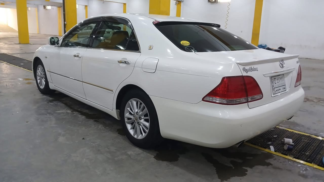 شـاهـینـە 2005 مووس
شـاهـینـە 2005 مووس

182 گێرو مەکینە گەورە 

2 دوگمە

سەیارەکە کامل مەسرەفە دینارێ مەسرفی نیە

بەدوای چاڵ مەگەرێ

بێ دوکەڵ 

هەموو گیانی جاهیز کراوە 

بێ دەعم و لێدان 

شوێن کەلار

53گەڵا و مەجالێکی کەم
***********
