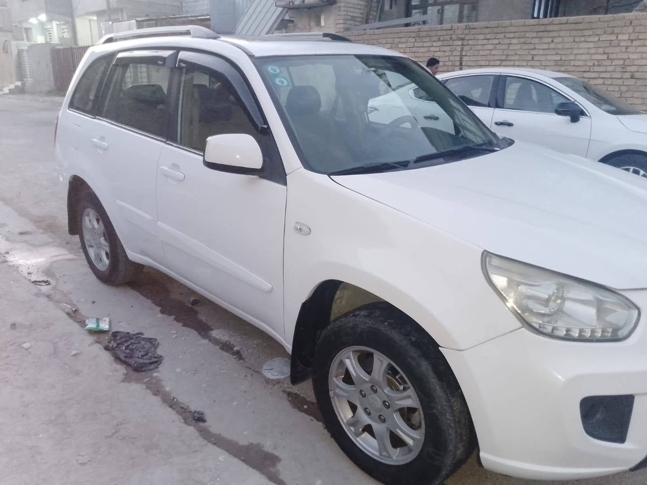 السلام عليكم
للبيع تيكو . موديل ٢٠١٣ . رقم بغداد انكليزي سنوية جديدة .
كير ومكينة مكفولات بلاديات . . بيها بس الجاملغ  الأيسر فقط معمر   بيهة بارد  شوية  بدون حادث . تبريد شغال . شاشة أندرويد  والكفر مال الجنطة الداخلي  يرادلة تغير  
صدر نضيف . ما ناقصها شي . السعر التواصل علئ الرقم  
العنوان بغداد المحمودية  
*********** 
***********
