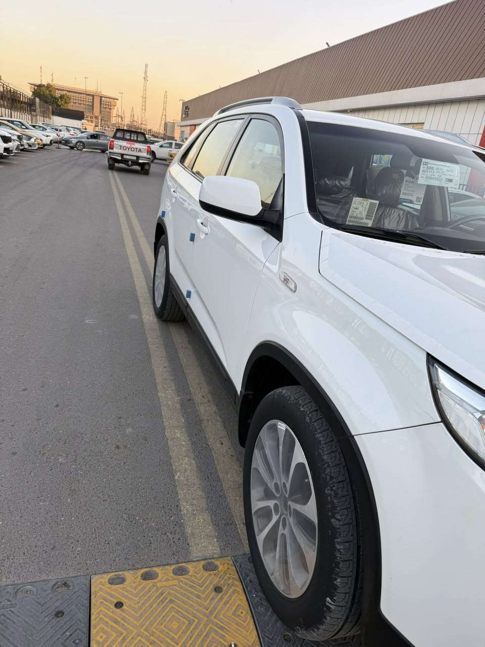 السلام عليكم
كيا سورنتوا 2015 خليجي مكفوله كفاله
عامه في حالة الوكاله مكفوله من الشخط والرصعه والضربه والصبغ حتى الدعاميات كفاله تخم تاير مال الشركه سبير ما نازل العده ما مستخدمه كتلوكات ستيكرات الوكاله سويجات عدد٢ كباته ما مطبوكَه
الموصفات 

ستة سلندر٣٥٠٠ حجم المحرك
ماشيه ٢٣ الف حقيقي الف ميه بالميه

7راكب 3قطع تبريد مري شفط حساس امامي خلفي كشنات جلد لونين 

بردات خلفية رقم بغداد الجديد بأسمي هزه جديده 

السياره خير من الله مضمومه مامستخدمه نهاياً

المكاني بغداد 

السعر ٢٢٥وبيها مجال بسيط 

رقم الهاتف ***********
