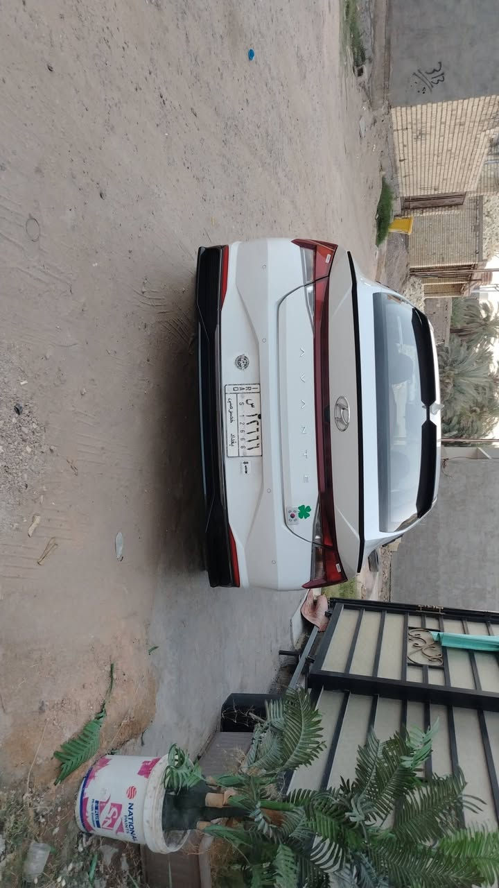 هونداي افانتي مديل 21 محرك ١٦٠٠ دبل نوزل اربع انظمه قياده تحكم استيرن كامل كروز قفل سرعه تحديد مسار قياده ذاتيه مانع تصادم مانع انزلاق كشنات جلد السياره بدون صبغ عده الدعايات وبارد بجاملغ صفحه السايق المامي وشويه من البنيد بار فقط السياره مرقمه معوقين بسم ولد شاب مكان السياره بغداد حي الجهاد رقم *********** السعر ١٢٣
