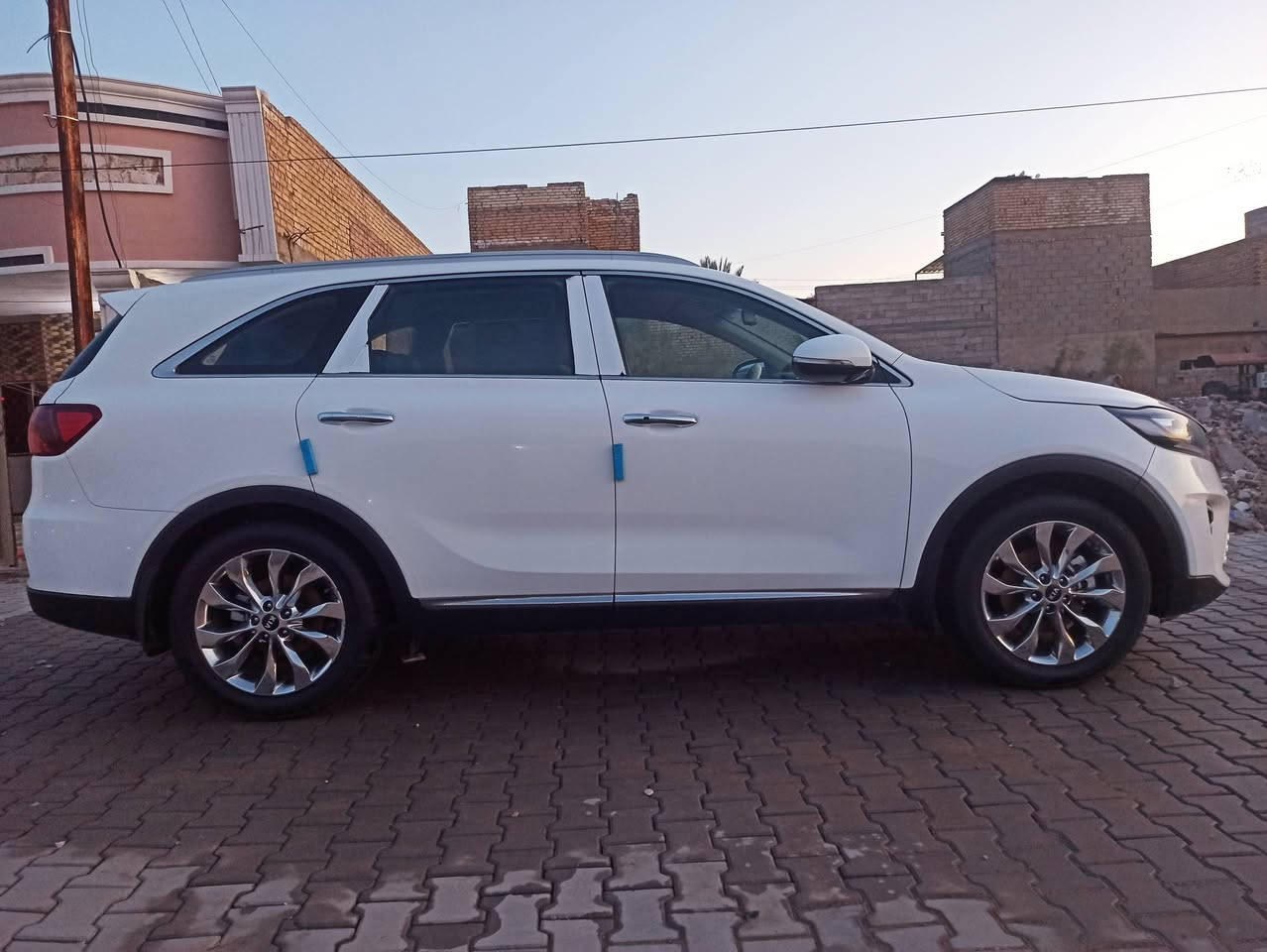 السلام عليكم
سورنتو 2020  خليجي 6 سليندر  ، 7 راكب  أثر الحادث شيش شخط البابين جهة السائق وتم الصبغ فقط الباقي مكفولة كفالة عامة 
فول مواصفات عدى الفتحه
نظام ترحيب 
بصمه ابواب وتشغيل 
لايتات زينون 
 كشنين كهرباء  
كامرا خلفيه 
دبل حساس امامي خلفي
 فول تحكمات ستيرن 
٣ انظمه قيادة
سايد بريك قدم 
صندوك كهرباء 
تبريد ٣ قطع 
وبقيه المواصفات معروفه
سيارة نظيفة وجاهزة تخم تأير جديد ماشية 113 آلف 
تحويل ثاني يوم السعر 245 وبيهة مجال حق الجية المكان بغداد قضاء الحسينيه الراشدية الرقم *********** واتساب موجود
