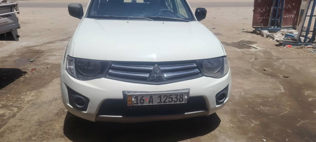 السلام عليكم
سيارة ميسيبوشي لبيع السعر 95 وبيها مجال قليل 
المكان الديوانية 
بيها صبغ بلباب الخلفي وبارد بلجاملغ فقط 
غير هذا الشيء كلشي مكفول 
لستفسار الاتصال ***********
