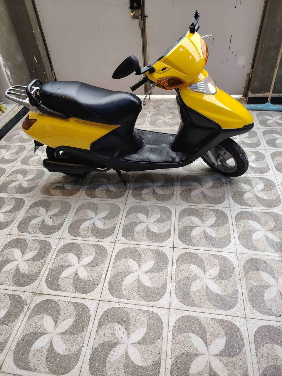 سلام عليكم سبيسي ياباني للبيع جديده دراجه سلف هندر اشاير قفل ستيرن ستان صفح كيج بانزين ابريك امامي خلفي تايرات جدد صالنصه اصليه قبق هندر اصلي مكينه مفتوحه مره وحده ناعمه شلعه حلوه السعر 450 قفل  مكاني كوت مركز المدينه ***********
