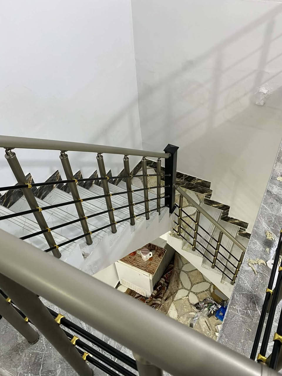 الى اهلنا في ناحية الفضليه نعمل جميع انواع السلام التركي والصيني والعراقي واتساب ***********
