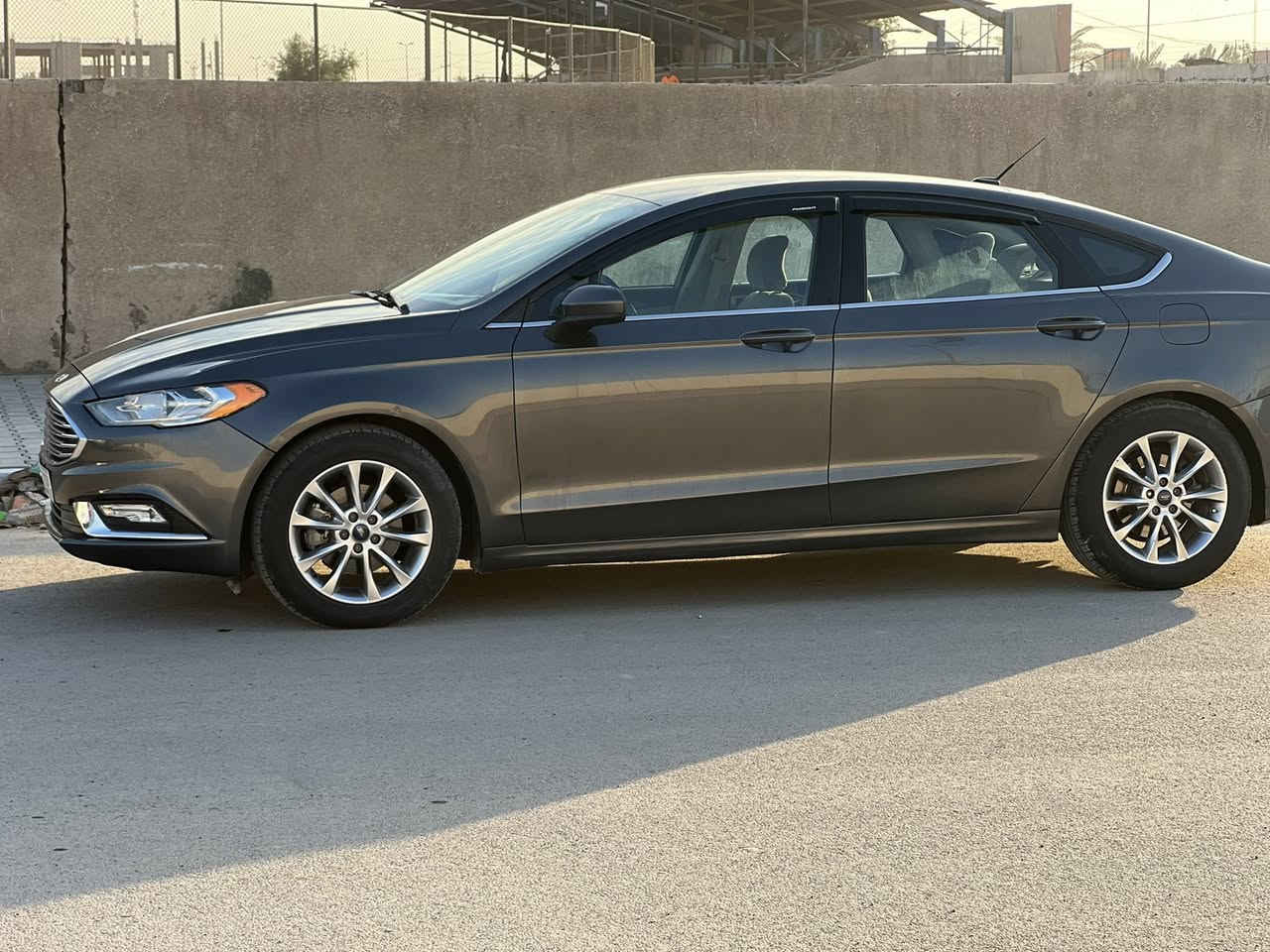 السلام عليكم فورد فيوجن أمريكي موديل2017 مواصفات se ضرر جاملغ امامي شويه صايره بيه دواخل  فقط كشنات مكينه 2500 تنفس طبيعي كهربائيه وبيه بارد ورصعات   وسونار موجود بلمنشور 
ماشية 84 مايل وقابل ال زياده سياره  جديده مامتعوبه  رقم سليمانية بسمي تحويل ثاني يوم هزه ورقم جديد سعر 130 وبيه مجال بسيط رقم ***********
مكان السياره بغداد الحارثيه او المحموديه وال متعجبه سياره يعبر المنشور بكمله طيبهُ
