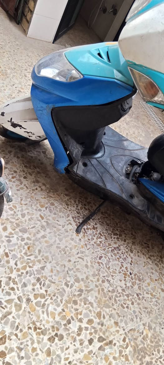 السلام عليكم دراجة سكنس فحل نوزل للبيع دراجة تاخذها كوم حديد السعر 250الف مكاني بغداد الزعفرانية *********** التواصل
