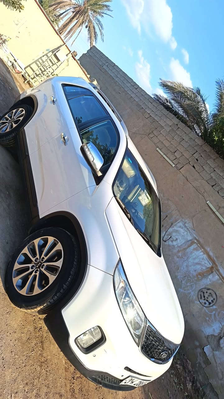 تحيه طيبه سورنتو 2015 سته سلندر فول مواصفات حداديه تخم تاير صدر جديد سياره بيها بس  جاملغ صبغ وشويه من الباب  لسعر 170 وبيهه مجال
***********
***********  لعنوان كوت
