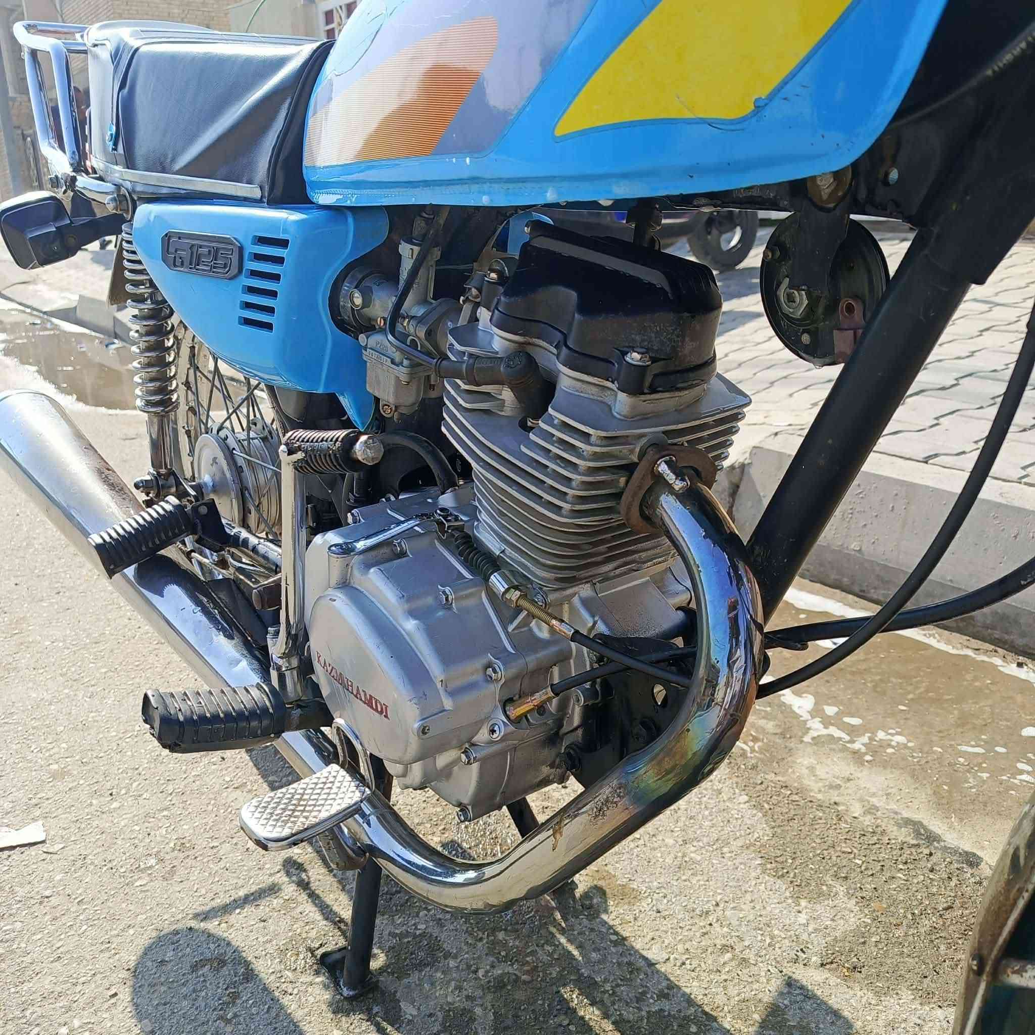 4 كير موديل 21 الدراجه نظيفه شوفت عينك مكينه خير من الله كلشي ماغوزها بس باتري كهربائيات كلها شغاله اوراق عنوانها كوت الفلاحيه معروضه ب600 وبيها مجال  
***********
