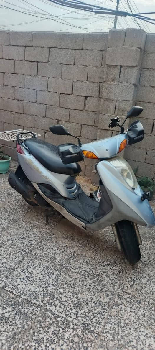 دراجه بريز مكفولهً من كلشي قفلها 550 مكاني بغداد الشعب.  ***********
