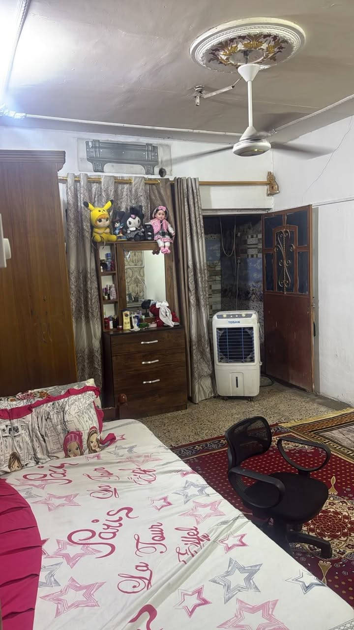 بيت للبيع مساحة 144 متر قطاع 45 شارع الفلاح خلف جامع الشيخ حاجم مقابيله حديقه السعر 310 مليون عكادة نظيف بناء 2017 يتكون من استقبال كبير ومطبخ كبير وغرفتين جوه وغرفه فوك وسطحين للاستفسار 
‏‪***********‬‏
‏‪***********‬‏
