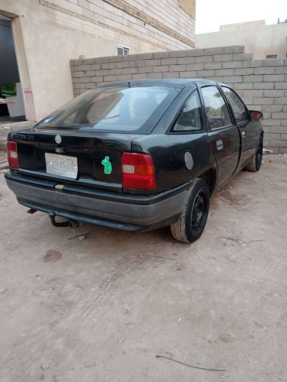 للبيع اوبل فكترا 91 سياره جازه نضيفه مكينه كير مكفولات كير عادي حداديه نضيفه رقم ذي مداور ثاني يوم مكاني ناصريه السعر ١٨ ***********
