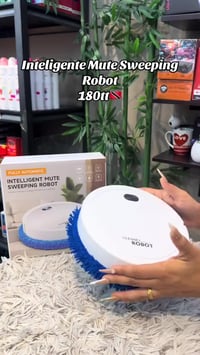 روبوت تنظيف • يشتغل ع الشحن