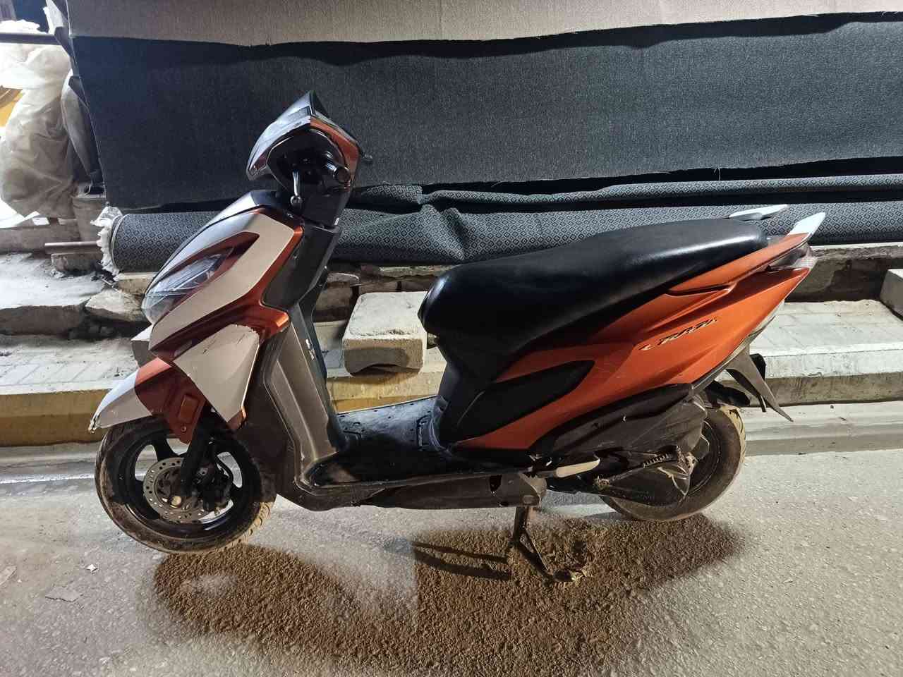 دراجة هوندا دايو مكينه مامفتوحه ناعمه نكره سلف كهربائيات شغاله
تخبل الدراجه السعر 700قفل جنه عارضينهه قبل لان متوازين بس هسه لا 700قفل
*********** حي الحكم قرب مرطبات فستقه بالفرع
