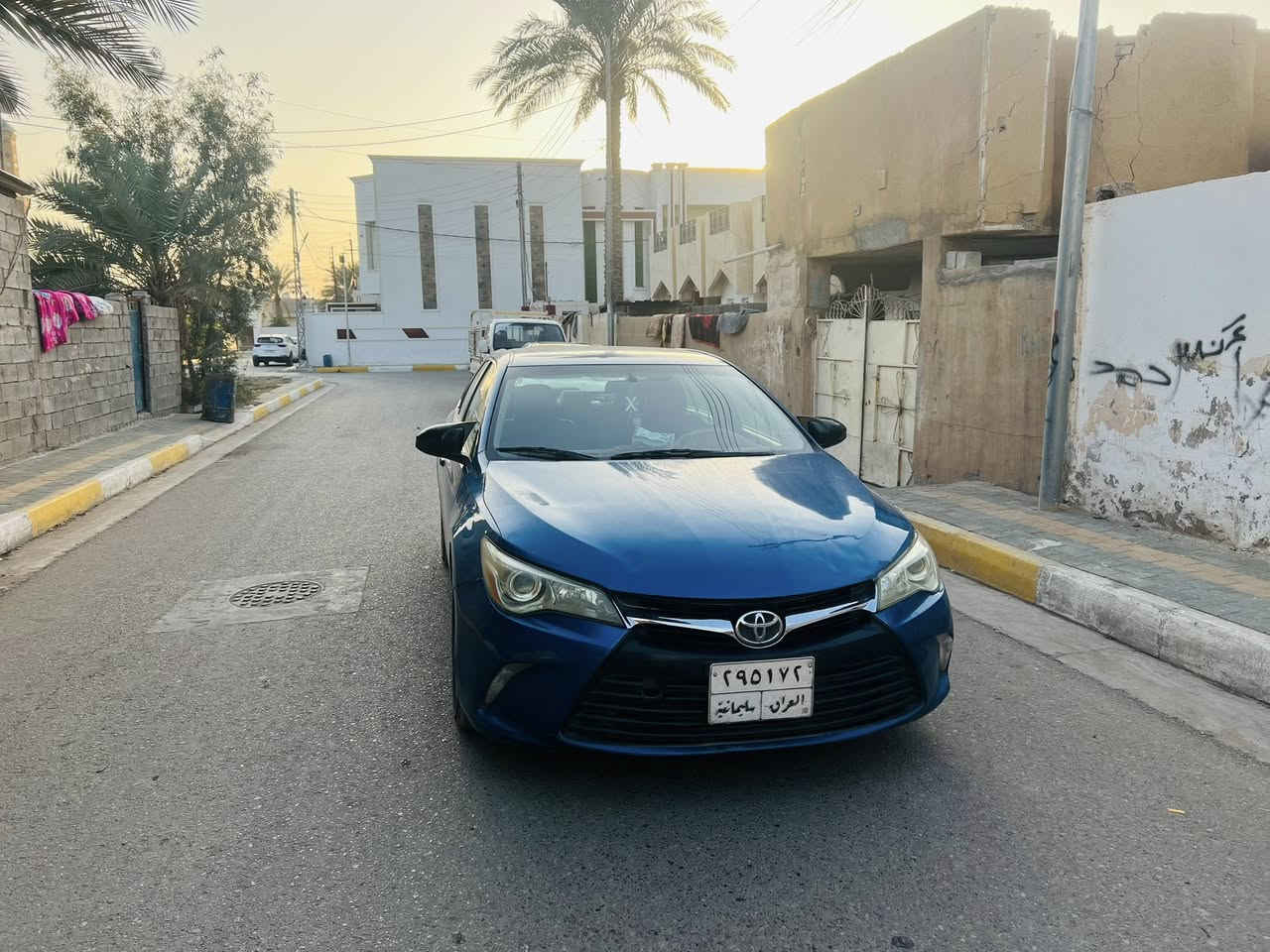 السلام عليكم 

من رخصة الادمن

تيوتا كامري 

2017

اللون ازرق 

وارد امريكي

بيها 5قطع 

السيارة گاعده وحلوه اي نقص مابيها 

السعر 138وبيها مجال للطيبين 

رقم الهاتف :*********** منصور
