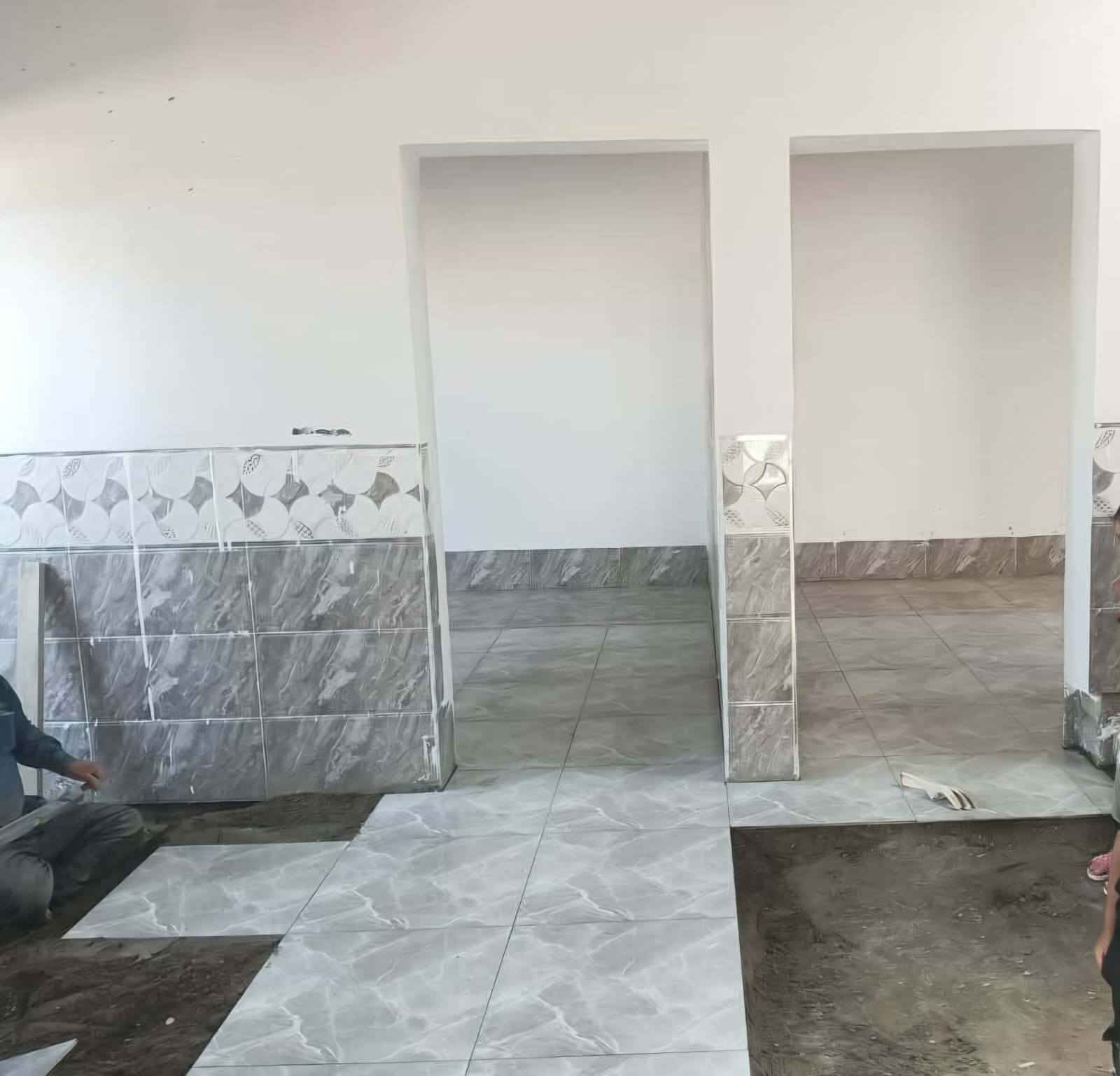 بيت للبيع بل لقسط للبيع او مروسا مع سيارة او مروسا مع قطعه او مروسا مع بيت منطقه مقابل مستشفى حسين مساحه ٢٠٠متر مربع علمود سعر خابر عل هداك رقما اتفهم وياها صاحب بيت انا بس مكلف نشر ***********
