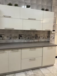 كاونتر مستعمل للبيع مع السنك والخلاط السعر 1,500,000 للجادين فقط 07728...