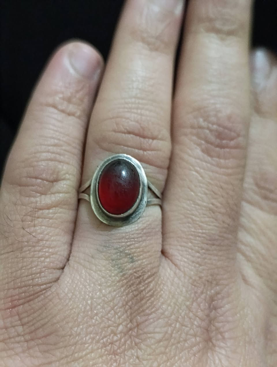 للبيع شلع الي يريدهن يتصل *********** ابو ورود 6 خواتم 150 الف كلهن قديمات وصليات أو مراسلت الصفحه
