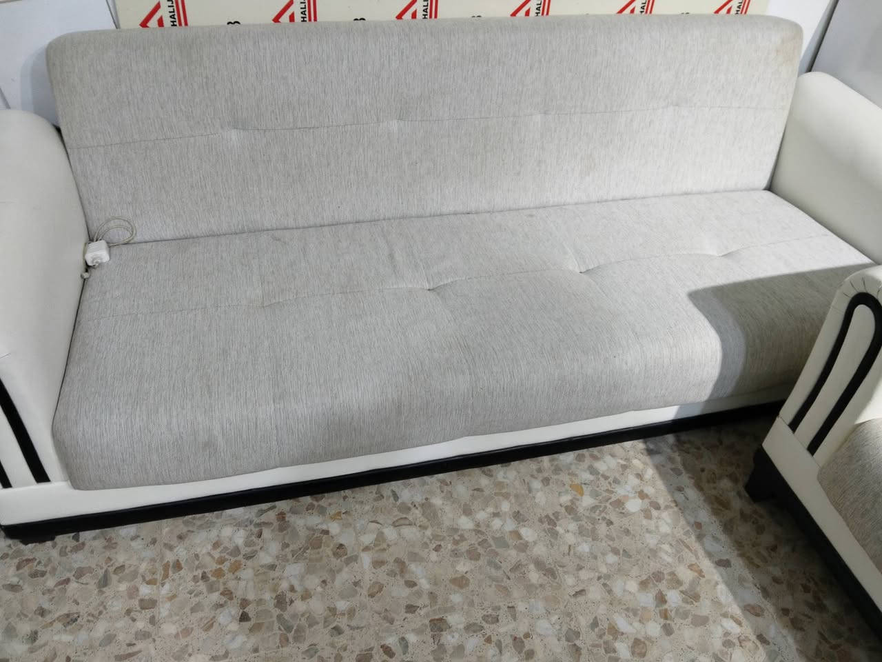 بركه محمد وال محمد 
توفر تخم تركي مخزن وسرير 14 مقعد تسگام درجى اولى 
للطلب والاستفسار الاتصال على الرقم 
*********** واتساب 
النعمانيه مثلث الكلابيين قرب سيطره الالبان القديمه
