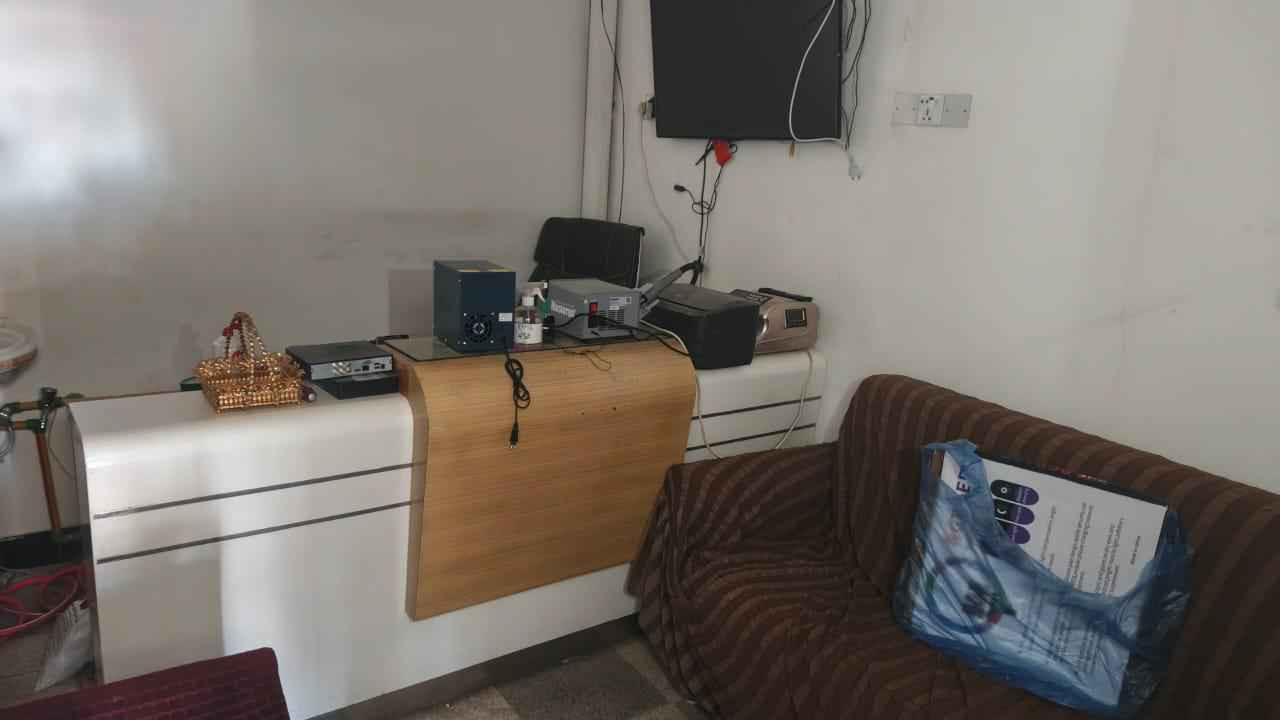 محل موبايلات للبيع 
اجار مدفوع 6 أشهر ليكدام 
كامل مكمل من اكسسوارات وعدة صيانه ومكينه رصيد وغيرهه 
موقع مميز ( حي رمضان - مجاور كلمات المصطفى )
*********** كربلاء, العراق
