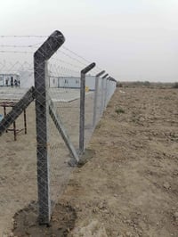 سياج مضمون • مواد أصلية • صب خرساني