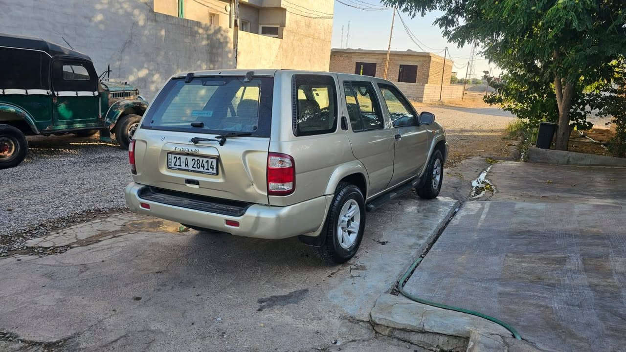 سلام عليكم سياره بافندر لبيع موديل 2000 كير محرك بشرط تخم تايرات جديد صدر خلفي امامي كربيات كله شغال رقم ***********
