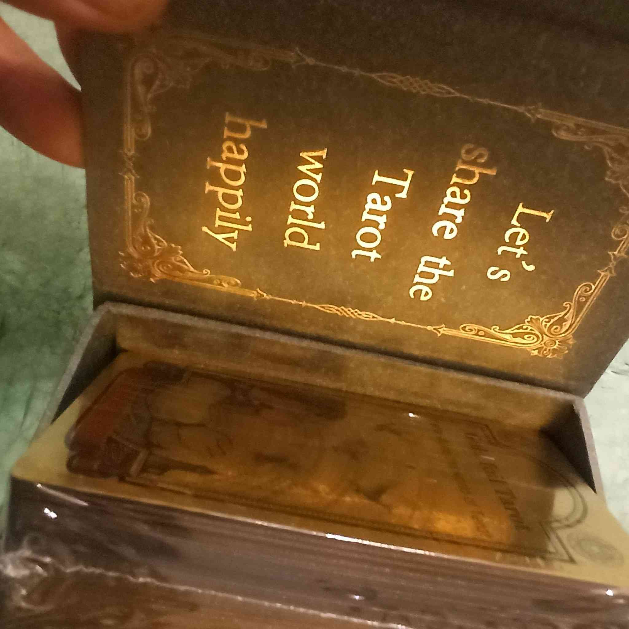 معقوله بالعراق ماكو بيه هوات يجمع هيج انتيكات 80بطاقه ذهبيه الي يفيدة ينطي سعر ويتدلل وشكرا للعلم البطائق معدن مو ورق


**إذا كنت صاحب هذا الإعلان وتريد حذفه لأي سبب، رجاءا أرسل رسالة إلى الدعم الفني**