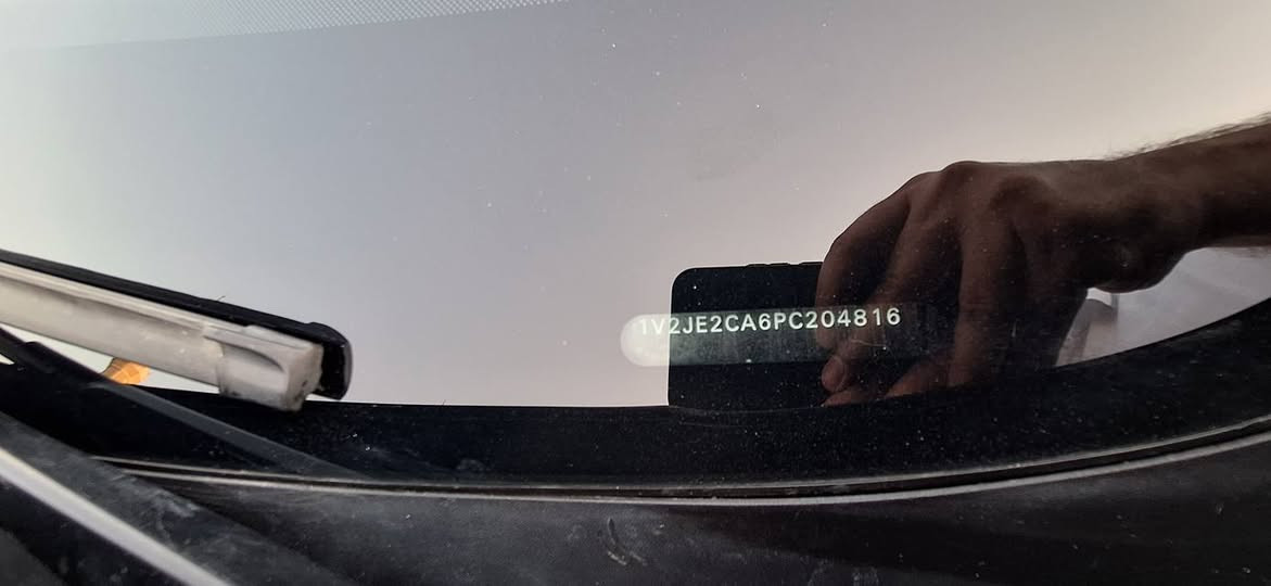 سعر مناسب جدا
اطلس كروس سبورت موديل ٢٠٢٣
مواصفات
SE كروس سبورت
محرک ٦ سلندر 
بانوراما
رادار امامي
نقطة عمياء
صندوق شفت
كامرة خلفية
بردات بلادي 
  ,كشنات جلد و هيتر
بصمة ابواب
بصمة تشغيل
لايت زينون 
تشغيل عن بعد(Remote start )
،شاشة كبيرة
تبريد مركزي
نظام بدء وإيقاف المحرك
المانعة للانغلاق، (ABS)
وضعيات قيادة: ايكو، نورمال، سبورت
لون اسود
بس جاملغ كدام سايق مع نصف سطح بونيت صبغ، بدون شاصي و دواخل بشرط،
مرغوب 5 راكب
.يترقم رقم شمالي،دخول ابراهيم خليل ،كيرو محرك بشرط.  
مكان اربيل
رقم شاصی
1V2JE2CA6PC204816
*********** واتس اب 
سعر 248 و بيها مجال
