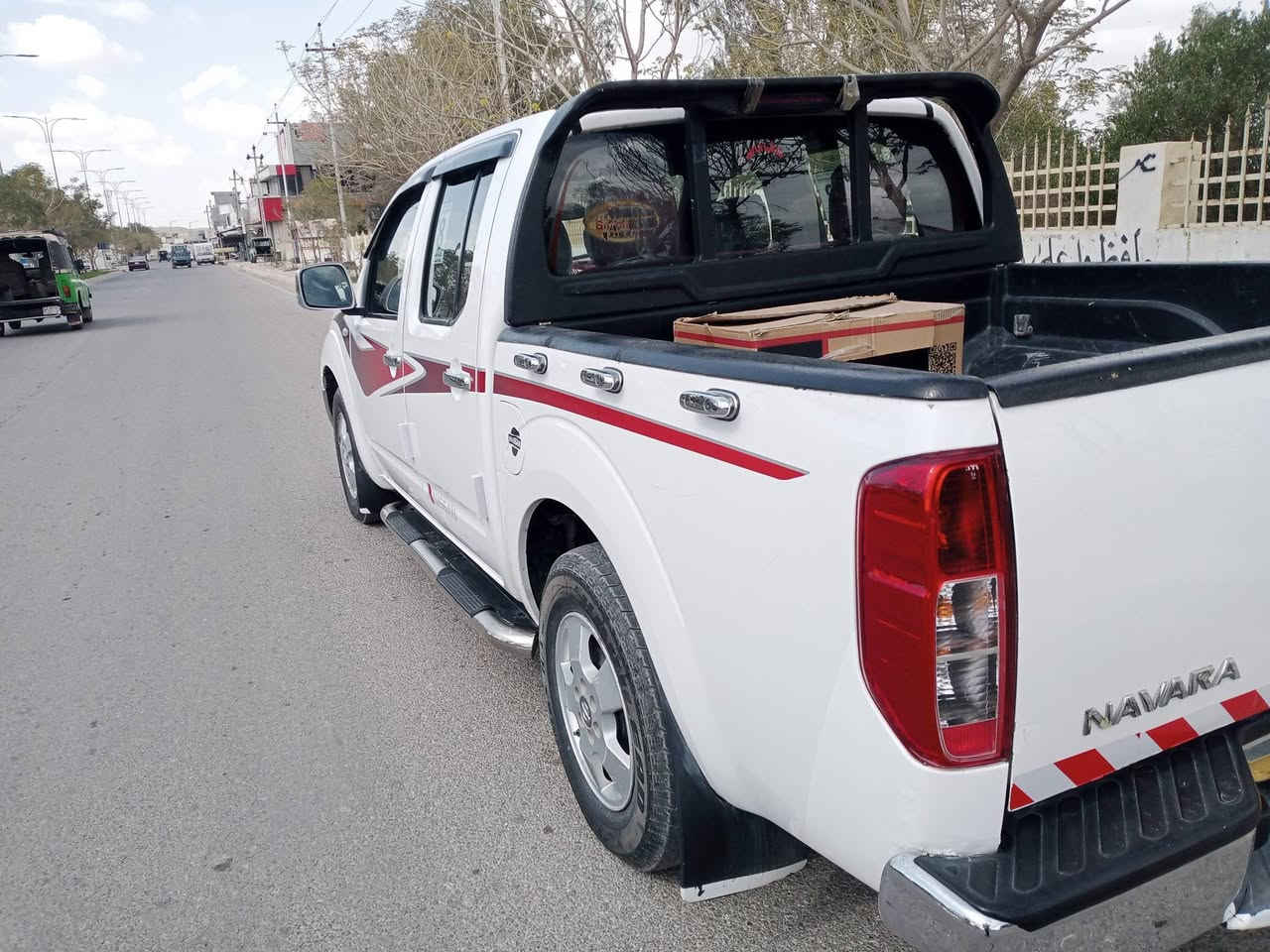 سلام عليكم 
سياره نيفاره ٢٠٠٩للبيع بلادي 
محركه مفتوح سياره جاهزه مابيه اي عيب تبريد تدفه كله شغال رقم سليمانيه سنويه صارله  منتهيه من ال23 شهر ال7 شرط التحويل  بيه صبغ حسب ماموضح بل سونار محركه اوكير ابشرط مابيه ايعب تارايك وين ميعجبك شرط معدل مكاني ديالئ جلولاء سعره((86))اوبيه مجال بسيط كلش    رقم الهاتف ***********فقط اتصال
