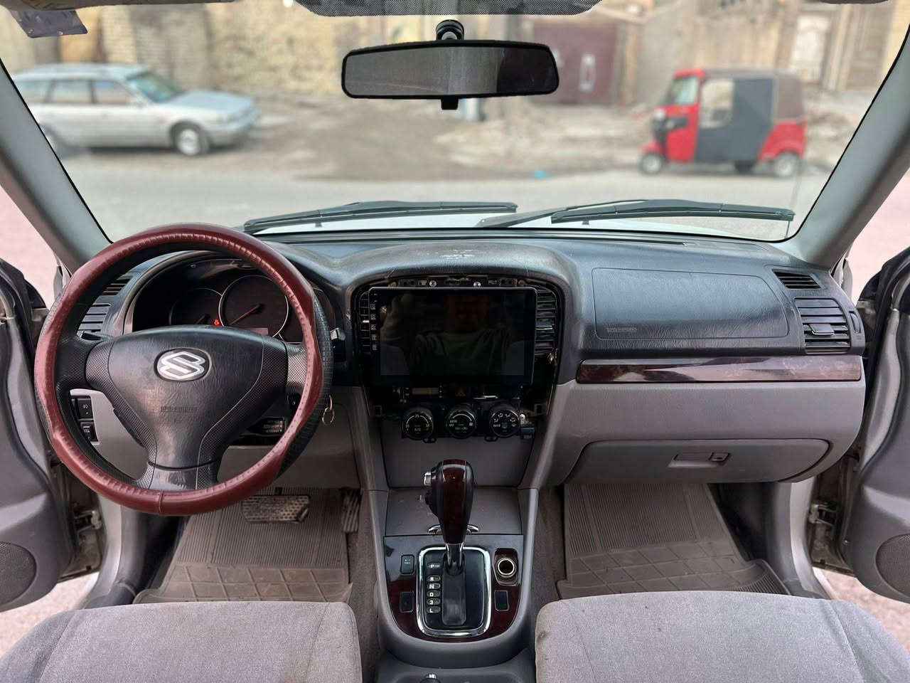 سلام عليكم سياره ساسوكي (2004) بغداد رقم انكليزي سنويه (28) باسمي سياره قطره صبغ مابيه تبريد تدفه مكينه وكير وصدر نضيفات السعر$(63) الهاتف (***********) بغداد مدينه الصدر
