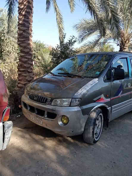 السلام عليكم ستاركس الفينيه بتره 8راكب محرك كير اكسن مكفولات كهربايات كلهه شغاله تبريد شغال منضومه جديده موديل 2000  خصوصي بسمي المكان بغداد الدوره سعر 75 للستفسار ***********/***********
