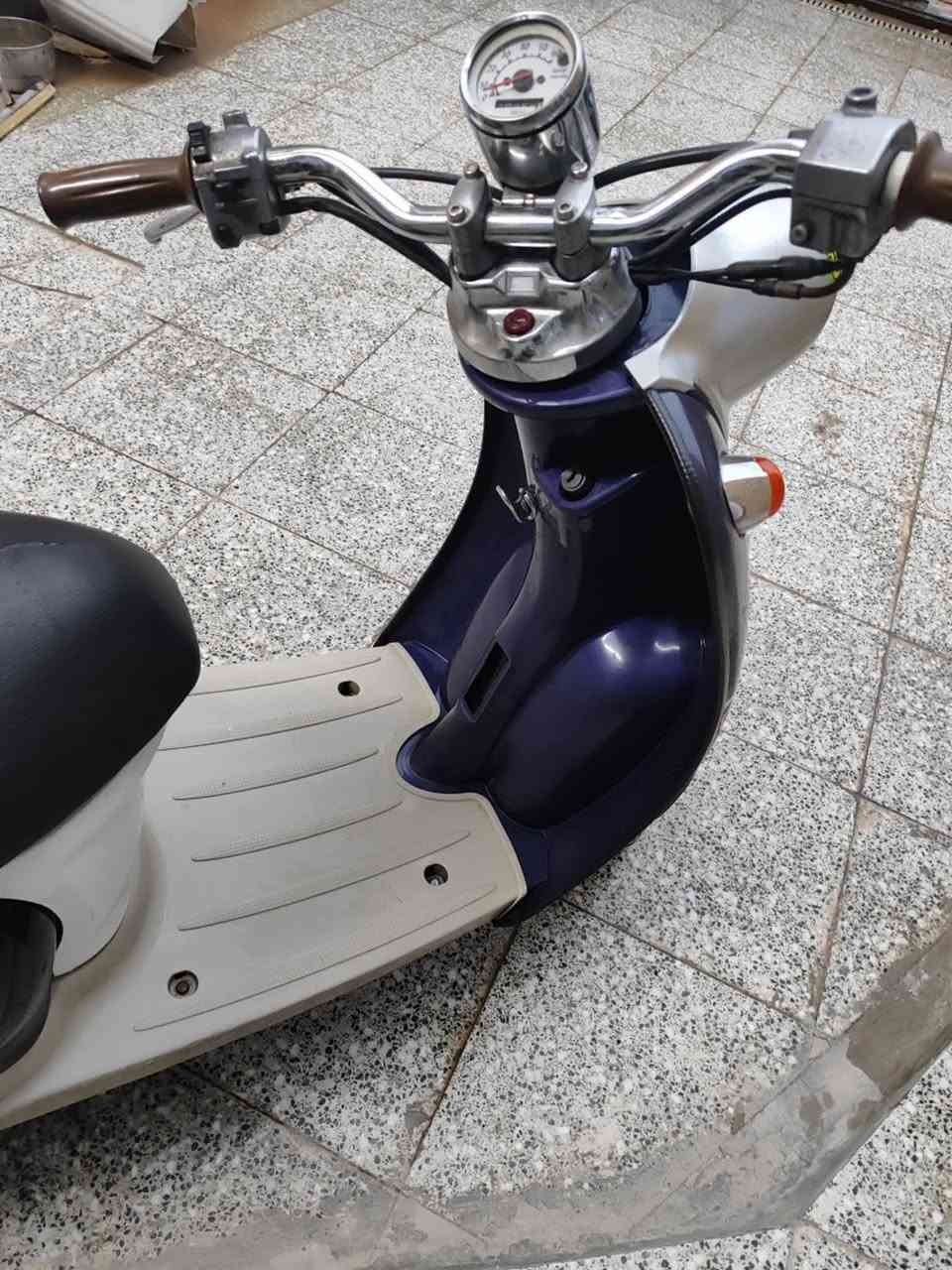 دراجة مصريه (كلاسك) للبيع كهربائيات شغاله مكاني ناصرية حي الامير نهاية شارع الامام علي للاستفسار ***********
