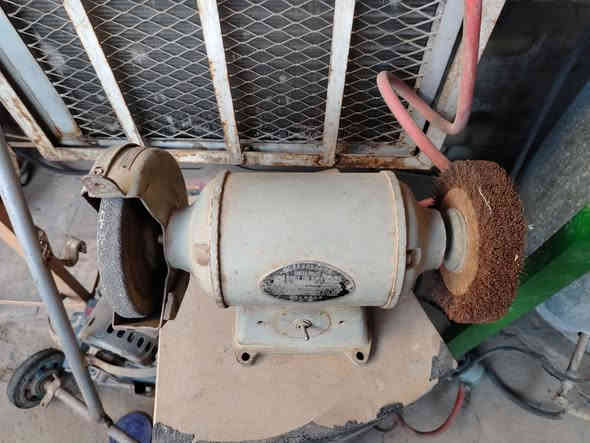 السلام عليكم
كوسرة للبيع
نضافة عالية 
حجم 6انج
السعر 180 الف
العنوان بغداد
الحبيبية
***********
يوجد توصيل
