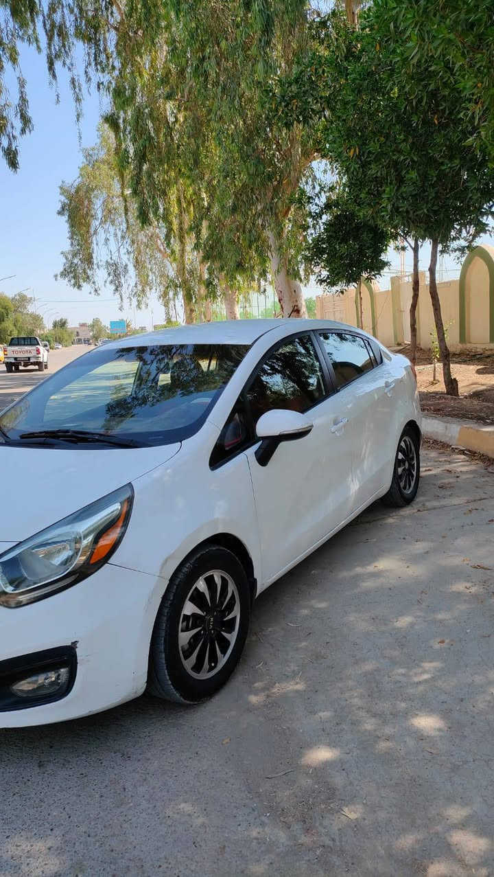 سلام عليكم للبيع كيا ريو موديل 13 فول عدا الفتحه مري شفط شفتات سرعه شاشه نظام ايكو تبرد وكير ومكينه مكفول تخم تاير جديد حادثها بسيط جدا الجاملغ الأيسر فقط محرك 1600 gdi  السعر 85 وبيها مجال الرقم للاستفسار ***********مكان بغداد
