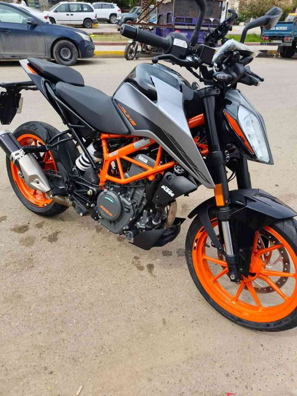 دراجة KTM doge للبيع
نظام APS 
موديل 2022
تايرات جوبلس
رقم وسنوية بغداد
مكاني بغداد
السعر 6 ملايين وبيها مجال
واتساب فقط 
***********
