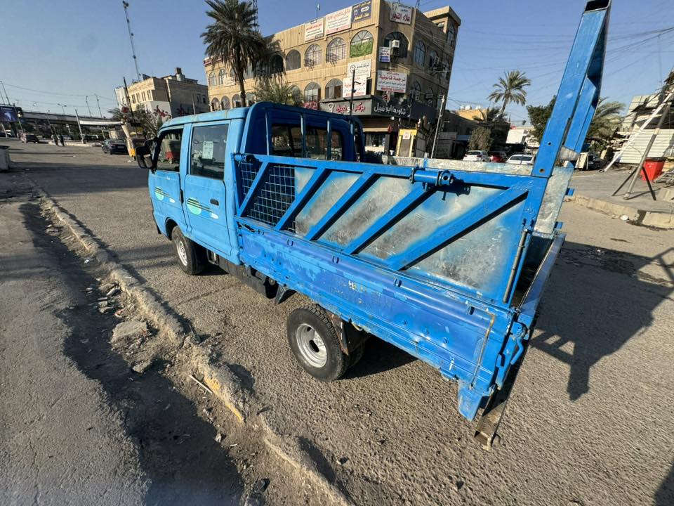 كية حمل دبل قمارة موديل ١٩٩٢ رقم بغداد. السعر ٣٨
محرك السيارة مال عموشة ٢٧٠٠ ومسجل بالسنوية ٢٧٠٠ سيارة مال شغل رقم شاصي واضح والسيارة بأسمي شرط التحويل كير واكسل جدد شادهن قبل ٦ اشهر مال حاوية والمكينة هم  شادهة مال حاوية بال٢٢ وحالياً بيهة بداية بخار بالمكينة مو من الصالنصة السيارة قمارتهة تعبانة وكلشي واضح بالصور بس شاصي وكير ومكينة واكسل مضبوطات وتخم تاير جديد واضح بالصور كلشي السيارة مستعجل على بيعتهة وسعرهة مناسب مكانهة بغداد شارع فلسطين
***********
