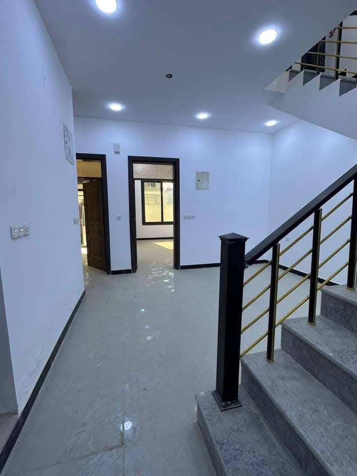 #اسلام_عليكم_دار_للبيع مساحه100مترواجه6اوربع انزال16
✅يحتوي على 3غرف:نوم+ستقبال+صاله +مطبخ+صحيات عدد٢ طابو زراعي سند 25 قرار محكمه الدار شغله فول  

⬅️العنوان بغداد الدوره مدخل البعيثه مجمع الأمل الستفسار

***********//*********** //***********
