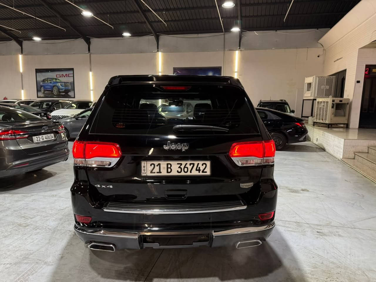 السلام عليكم البيع و مراوس حسب قناعة 

جيب سومت 2020 ( خليج )
فول فول مواصفات
شركة هارلم
البيع و مراوس
كفالة عامة
الموديل2020 . (خليج) .
المحرك :V8. 5.7 L .
العداد 59 كليو متر
موصفات:
رباعي 4x4
نظام تعليق هوائي (جكات).
قيادة ذاتية عند المنعطفات.
رادار امامي مع مانع تصادم .
نظام الرؤية الليلية.ناضور ليلي تحذير الخروج عن المسار .
مستشعر نوم السائق مع نظام التوقف الآلي تحذير النقطة عمياء ٥ .
لظام تحذير عند التقاطعات.
نظام تحذير عند تجاوز السرعة المحددة.
نظام عرض المعلومات على الزجاج الامامي (HEAD UP
DISPLAY)
نظام تقليل الضجيح داخل المقصورة.
إنارة محيطية.
شاحن موبايل وايرلس.
تعديل وضعيات مقود السائق كهربائيا.
مرايا تعتيم ذاتي.
المرايا الجانبية قابلة للطي كهربائيا
مرايا الجانبية فاد
ظام الصوت من ماكنتوش مع 19 سماعة.
ويل قياس 21 انج .
* سقف بانمداما

سقف بانوراما .

شاشه كبيرة 10.1 انج .

شاشة للراكب الأمامي .

نظام الخرائط (GPS) .

عرض خرائط الطريق على لوحة القيادة.

لوحة القيادة بقياس 12 أنج.

5 كاميرات خارجية مع بخاخات ماء للتنظيف.

كاميرا للمرأة الداخلية.

تصوير حراري ليلي .

المصابيح الأمامية زنون .

كشافات الضباب زنون .

دخول ذكي.

بصمة على 5 ابواب للدخول الذكي.

نشغيل عن بعد .

الصندوق الخلفي كهربائي .

فتح الصندوق الخلفي مع حركة القدم.

أقل

دوسات جانبية

فرش المقصورة الداخلية من الجلد الطبيعي الفاخر.

اضافات من الخشب الطبيعي للمقصورة الداخلية.

ذاكرة لحفظ وضعيات الجلوس للمقاعد الأمامية

مساج للمقاعد الامامية .

المقاعد الأمامية كهربائية .

المقاعد الأمامية تبريد وتدفئة .

المقاعد الخلفية تدفئة وتبريد .

ستائر للشبابيك الخلفية.

انارة داخلية LED متعددة الالوان .

حساسات امامية وخلفية .

5 راكب .

مكيف خلفي مع وحدة تحكم منفصلة .

تدفئة مقود القيادة.

مانع تصادم خلفي .

بلوتوث تلفون .

بلوتوث تلفون .
محدد سرعة .
نظام التشغيل والاطفاء الاوتوماتيكي
5 راكب .
مكيف خلفي مع وحدة تحكم منفصلة .
تدفئة مقود القيادة.
مانع تصادم خلفي .
بلوتوث تلفون .
محدد سرعة .
نظام التشغيل والاطفاء الاوتوماتيكي .
نظام بريك اوتماتيكي
بعد هواي موصفات اعلى فئه 1/1
السعر انشالله مناسب278 $ بيها مجال
*********** واتساب
*********** واتساب
عنوان اربيل معرض نجوم البصرة
