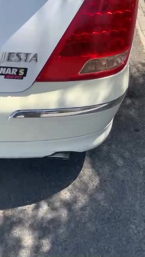 قەپات قەپاتە سەیارە
جلدو هیتەر 
دەبلی حور کراوە بە دلی خۆت بەرزو نزم دەکەی 
٣ پەردە سەلاجە 
تەبرید مەرکەزی 
٤ کوشن جلد هیتە 
سەیارەکە کامل مەسرەفە 
رۆنی گێرو مەکینە گۆراوە 
تایەی تازە 
بەس دەعامیە کانی ناشرینە 
بۆ خاڵی تر مەگەرێ 
بۆ سەنتێ مەسرەف نامە مەنێرە 
بۆ عەیبو عار نامە مەنێرە  گێرو مەکینە کەڤەر گۆراو بە شەرت 

٦٠ مەجال

***********

