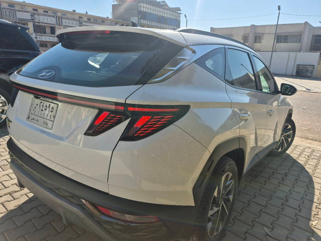 توسان 24خليجي محرك 2000فول ماعدا البانوراما بصمه تشغيل عن بعد حساس امامي خلفي لد امامي خلفي كراسي 2كهرباء هاندبريك بصمه اوتو هولد مانع انزلاق وانحدار اشايرومري شفط بردات ب ابواب شحن واير ليس مود درايف تحكمات شاشهوكامره زنون  الخ 
ماشيه 42  كفاله من الصبغ بيها بارد قليل  يم الرقم الخلفي والسونار موجود 
بغداد حي جامعه
سعر 212
***********
***********