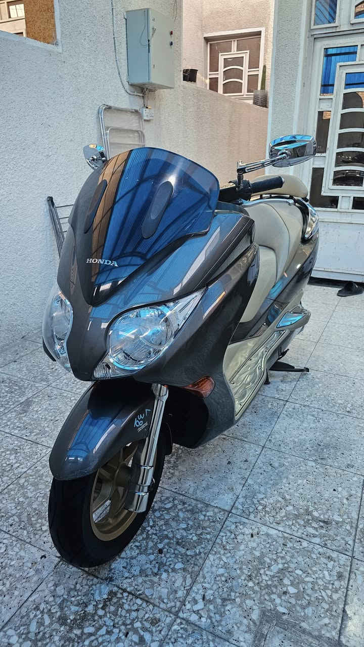 سلام عليكم / اللهم صل على محمد وال محمد 
فورزه ( صفر 10 ) MF فول مواصفات 
لون مميز زيتوني داخل بيجي
دراجه رمبه  غير مستخدمه مكفوله كفاله عامه 
ماشيه ( 27 )
ABS مانع انزلاغ 
دوسات نيكل 
قبق كلجات نيكل 
قبق شوته نيكل 
دبلات نيكل 
سايد بريك نيكل
مرايات نيكل اصليات 
مازدات كرستال لايت زنون 
تدفئه بل يدات 
صالنصه رياضي كاتم  
تجوه بلاديه 
7 كير 4 تحويلات نظام سبورت 
ستان حساس  + كلوب جنطه 
كتلوك + عده مال شركه 
العنوان / بغداد / الحسينية مال راشدية 
يوجد توصيل جميع المحافظات 
الشراي يتصل ويدلل 
***********
