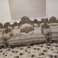 تخم ملكي • نضيف • كنبة