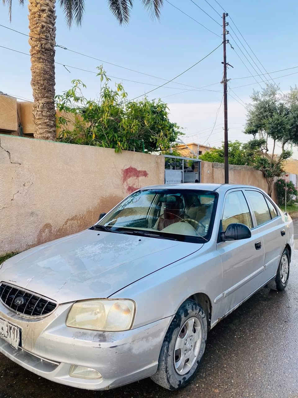 سياره فيرنا موديل ٢٠٠٩ منفيس
الون سلفر
بيها بارد بالجاملغ
داخلها نضيف ومرتب السيارة ما يعوزها كلشي 
تبريد وتدفئه شغالات 
       السعر 31 $
الاتصال .. ‭***********
