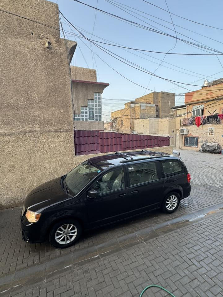 دوج كرفان
2019
SXT
وارد خليجي يعني حادثها بـ بغداد
الحادث الباب السلايت و الاماميه مال الجهه اليمنه
مقاعد جلد 
شاشه لمس
تشغيل عن بعد
محرك 3,6
6 سلندر 
رقم بغداد تحويل ثاني يوم بـ اسمي 
مكان السياره الكاظميه
السعر 160 ورقه
للأستفسار ***********
متوفر رصيد و واتساب
