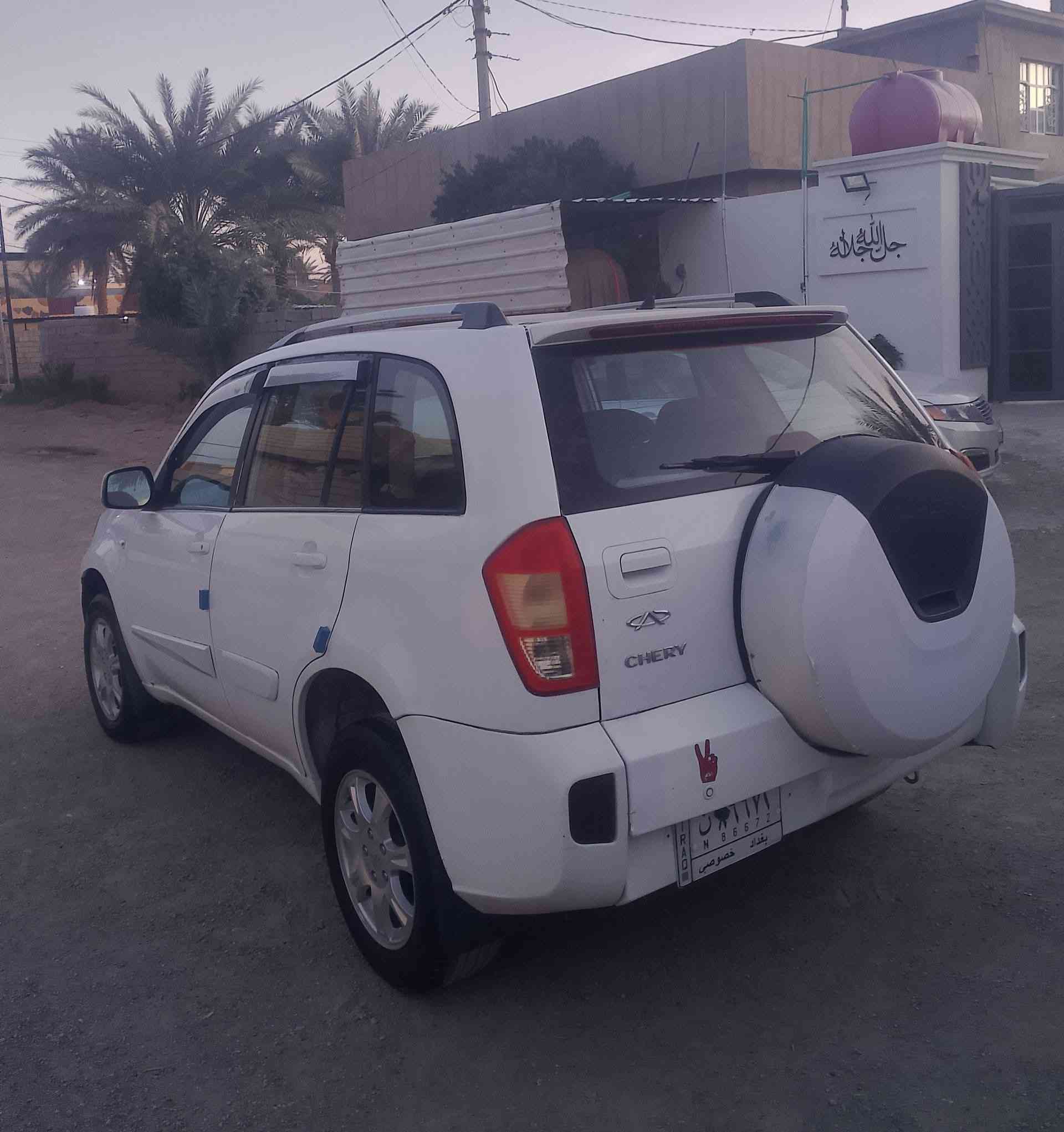 سلام عليكم تيكو 2013 مكفولة كفاله عامه من الحادث وصبغ وتبديل عله وضع شركه مكينه كير مكفولات 
صدر أمامي خلفي جديد تبريد ثلج جاهزه سياره 
رقم بغداد الماني تحويل ثاني يوم 
سياره جاهزه بدون كل نقص السعر (52) بيها مجال 
مكاني ديالى بعقوبة رقم هاتف ***********
