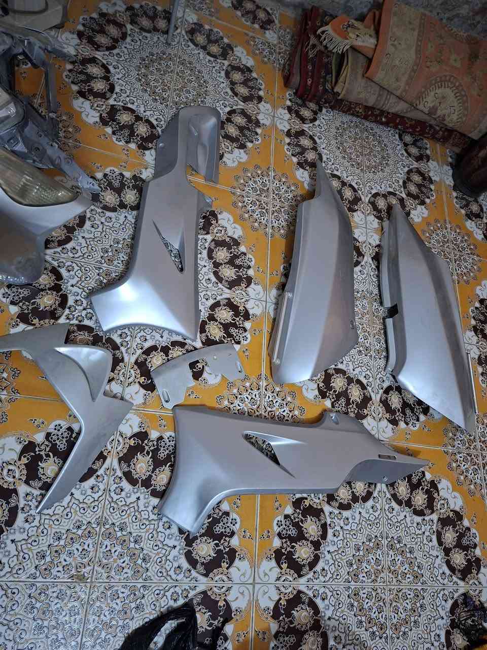 البيع سلفر 600 ابيع كوم حديد درجه طفيه نار كفرته نضافتهن 80\100  السعر ٤٥٠ مكاني ناصريه سوك الشيوخ الشري بيه خير ويدلل ***********
