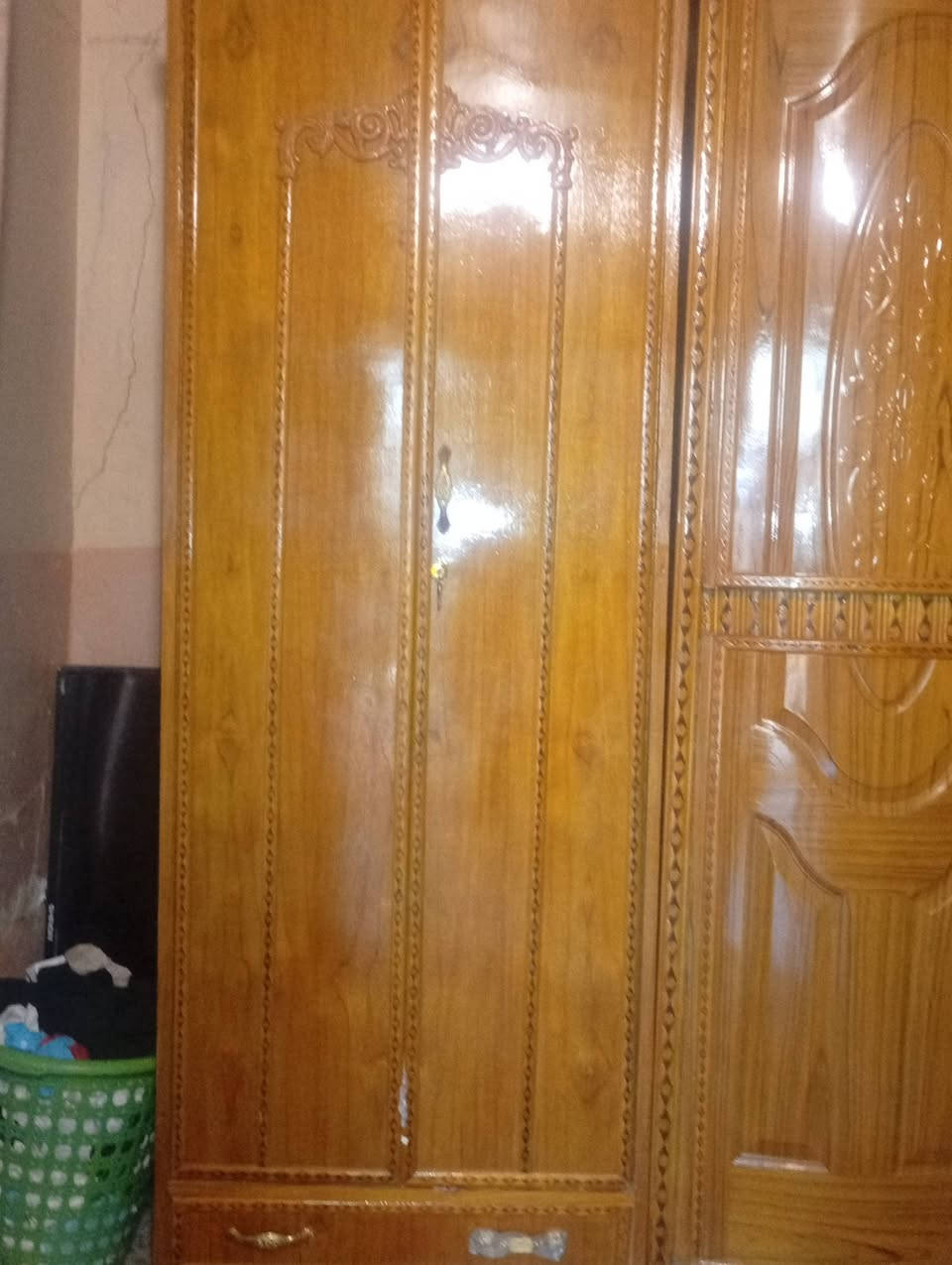 السلام عليكم غرفه للبيع اخشاب انتصلو على هذا الرقم *********** بي واتساب
