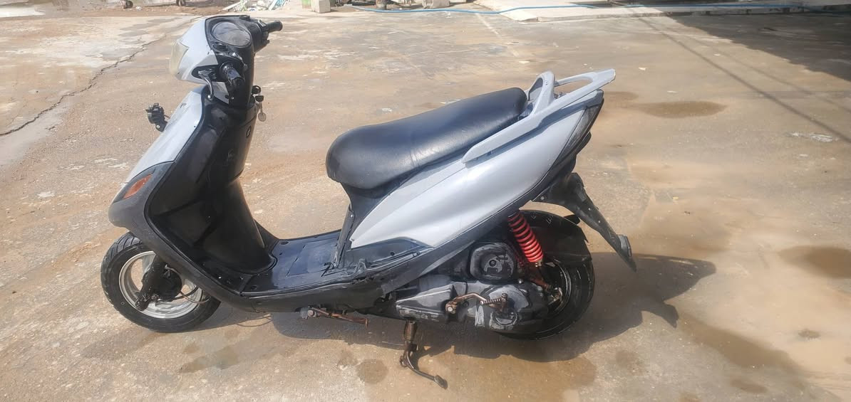 السلام عليكم
للبيع دراجة ماكس 140 شلعه معدل فول كهربائيات كلها شغاله اشاير شغاله  لايت شغال لايت شغال هندر دفره وحده سلف شغال دراجه خرسه شرط ماتسمع بس صوت الصالنصه تايرات جدد جكمجه جنطه كله علسويج استانه تعليك  كامله مكمله خير من الله وصور كدامك المكان ديالى بعقوبه سعر 475وبيه مجال حك الجيه.


**إذا كنت صاحب هذا الإعلان وتريد حذفه لأي سبب، رجاءا أرسل رسالة إلى الدعم الفني**